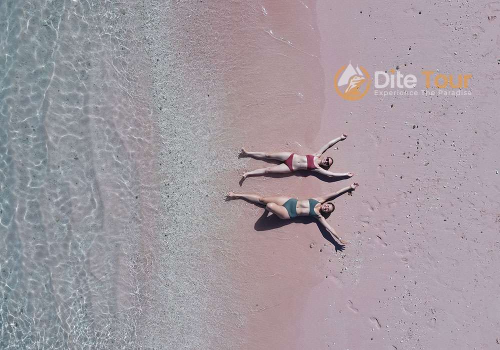 Pink Sand Beach Komodo Island, Indonesia